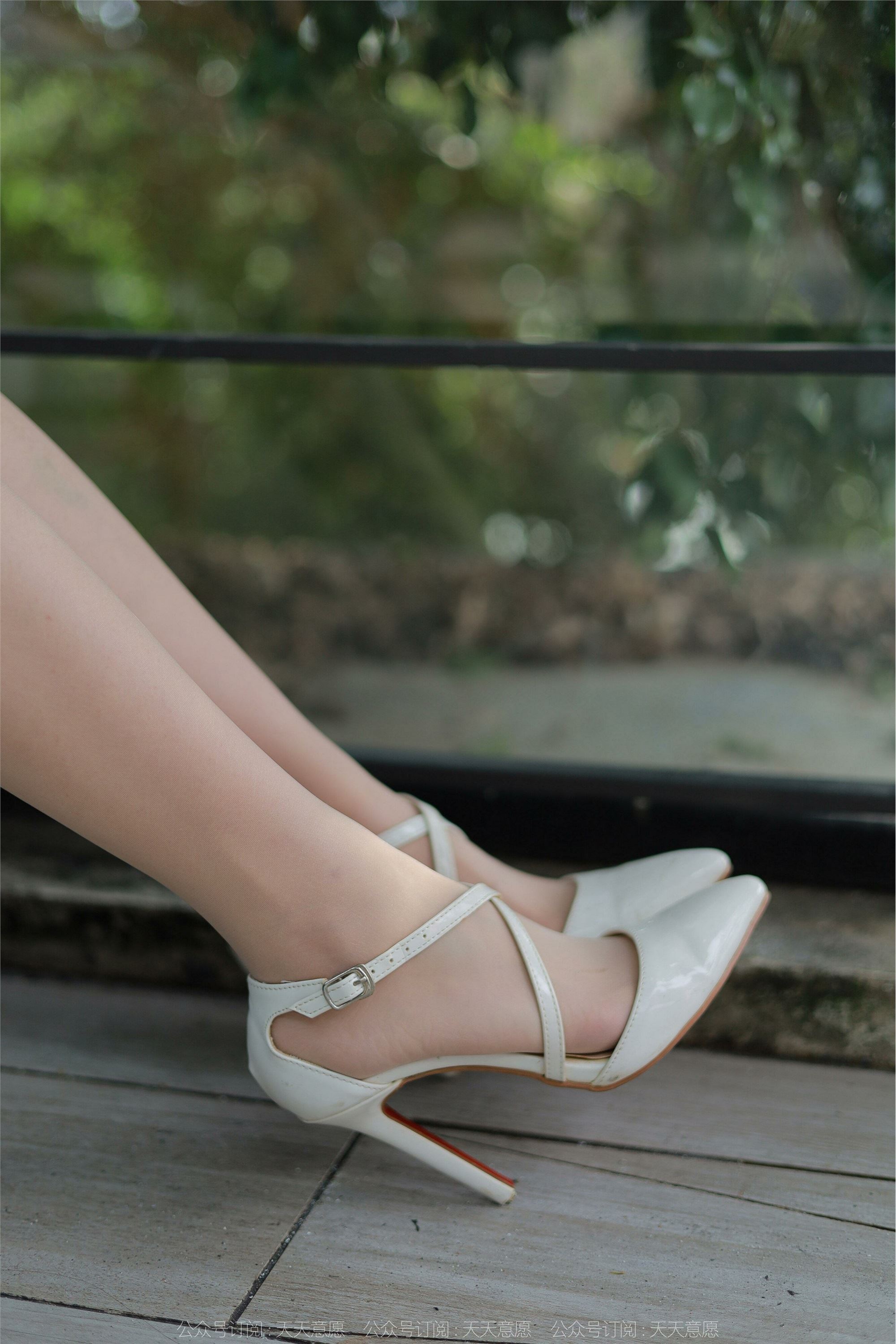 IESS异思趣向  2022.04.10 丝享家1055：小婕《都市白领》